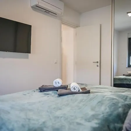 Two Bedroom Blue Sea * Malinska