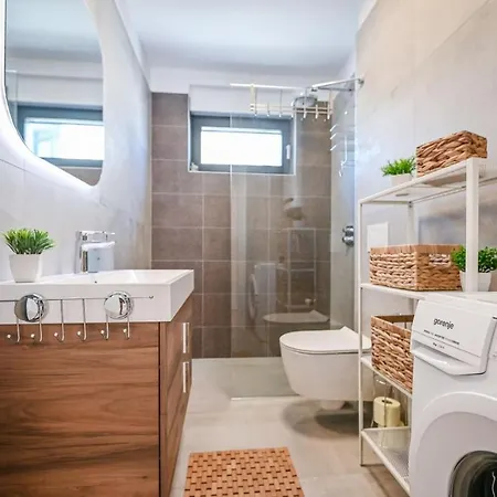 아파트 Two Bedroom Blue Sea