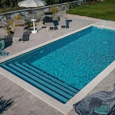 Two Bedroom Blue Sea Appartement *