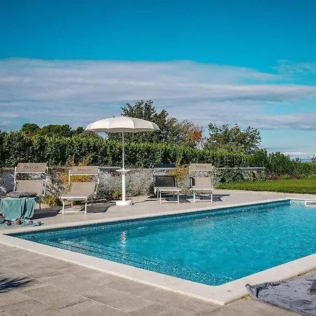 Two Bedroom Blue Sea Appartement