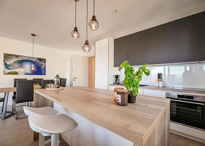 Two Bedroom Blue Sea *