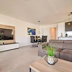 Two Bedroom Blue Sea דירה מאלינסקה