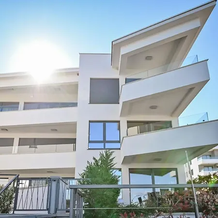 דירה Two Bedroom Blue Sea מאלינסקה
